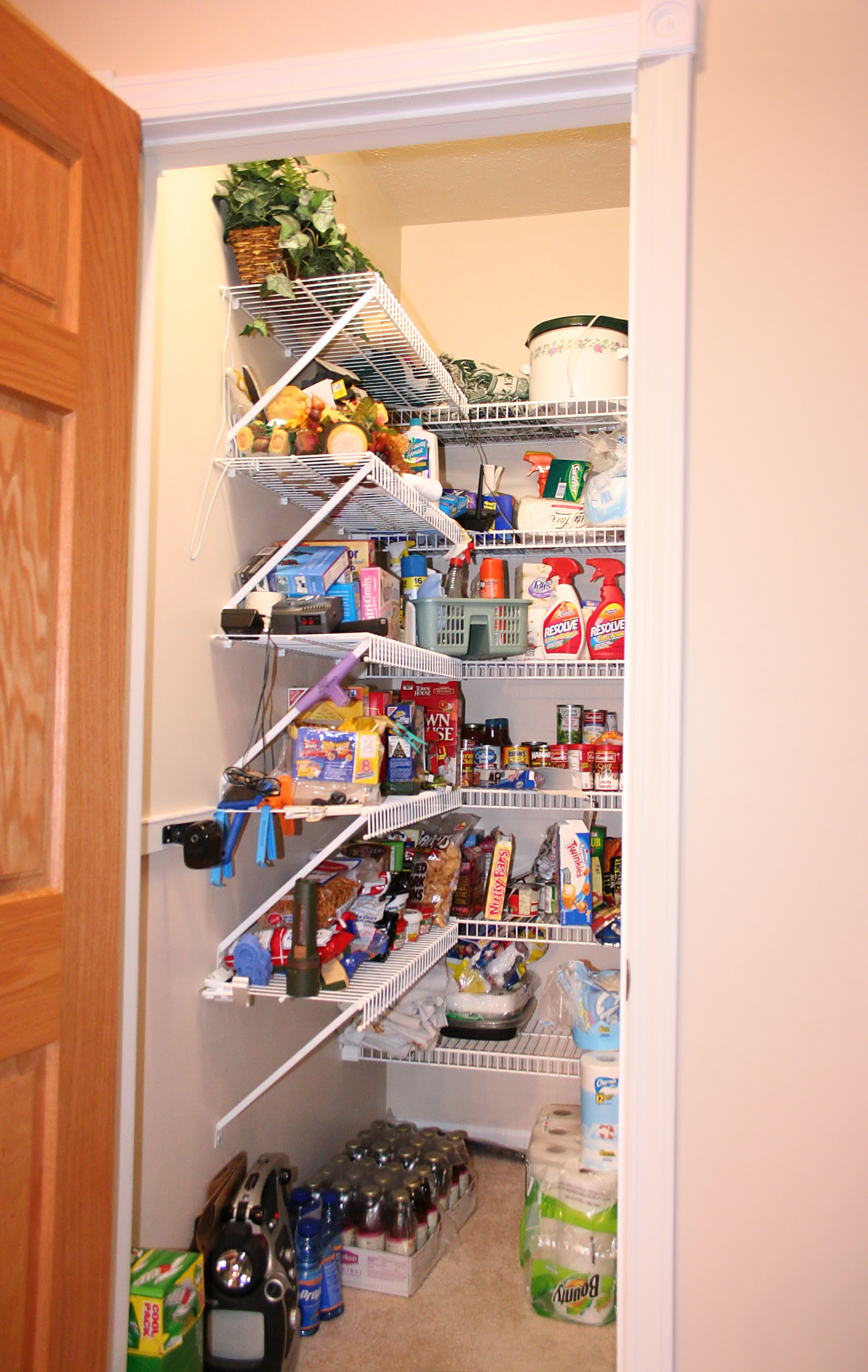 Home Organization Tip Clean Out Kitchen And Bathroom Cabinets Too